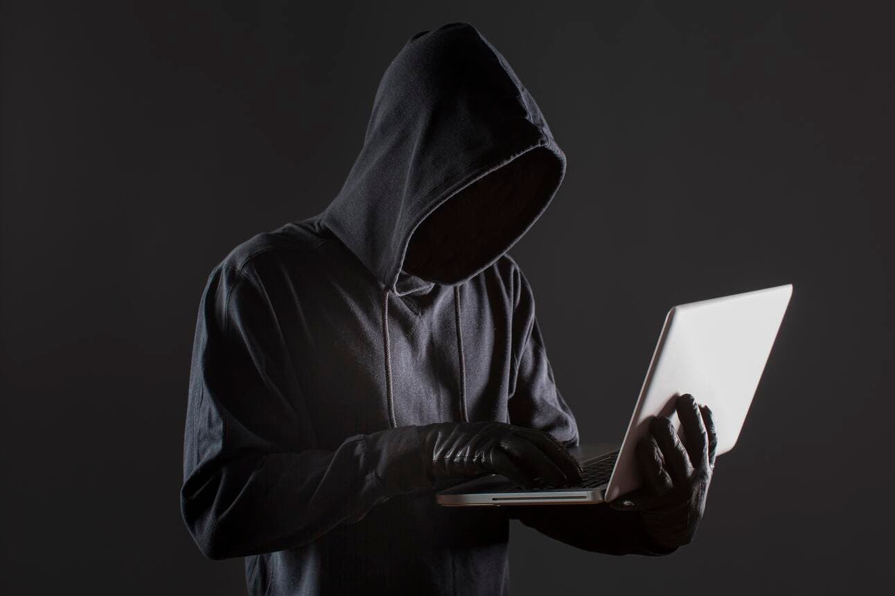 Ataque hacker: suspeito teria recebido R$ 15 mil para ajudar no crime