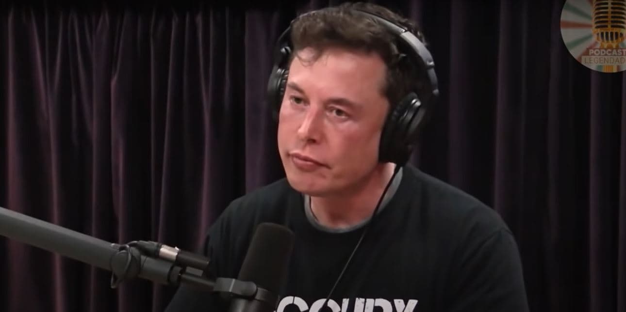 xAI de Musk processa Apple e OpenAI por práticas anticompetitivas