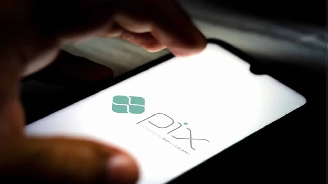 Pix instável vira trending topic e acende alerta