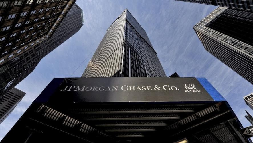 Trump processa JPMorgan em US$ 5 bi por desbancarização política