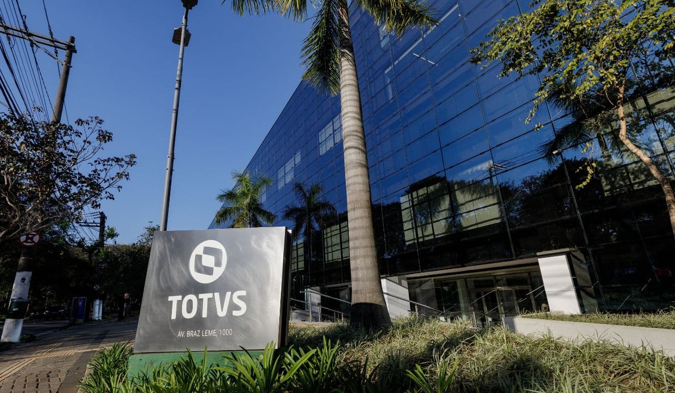 Totvs compra Suri e aposta em IA no comércio conversacional