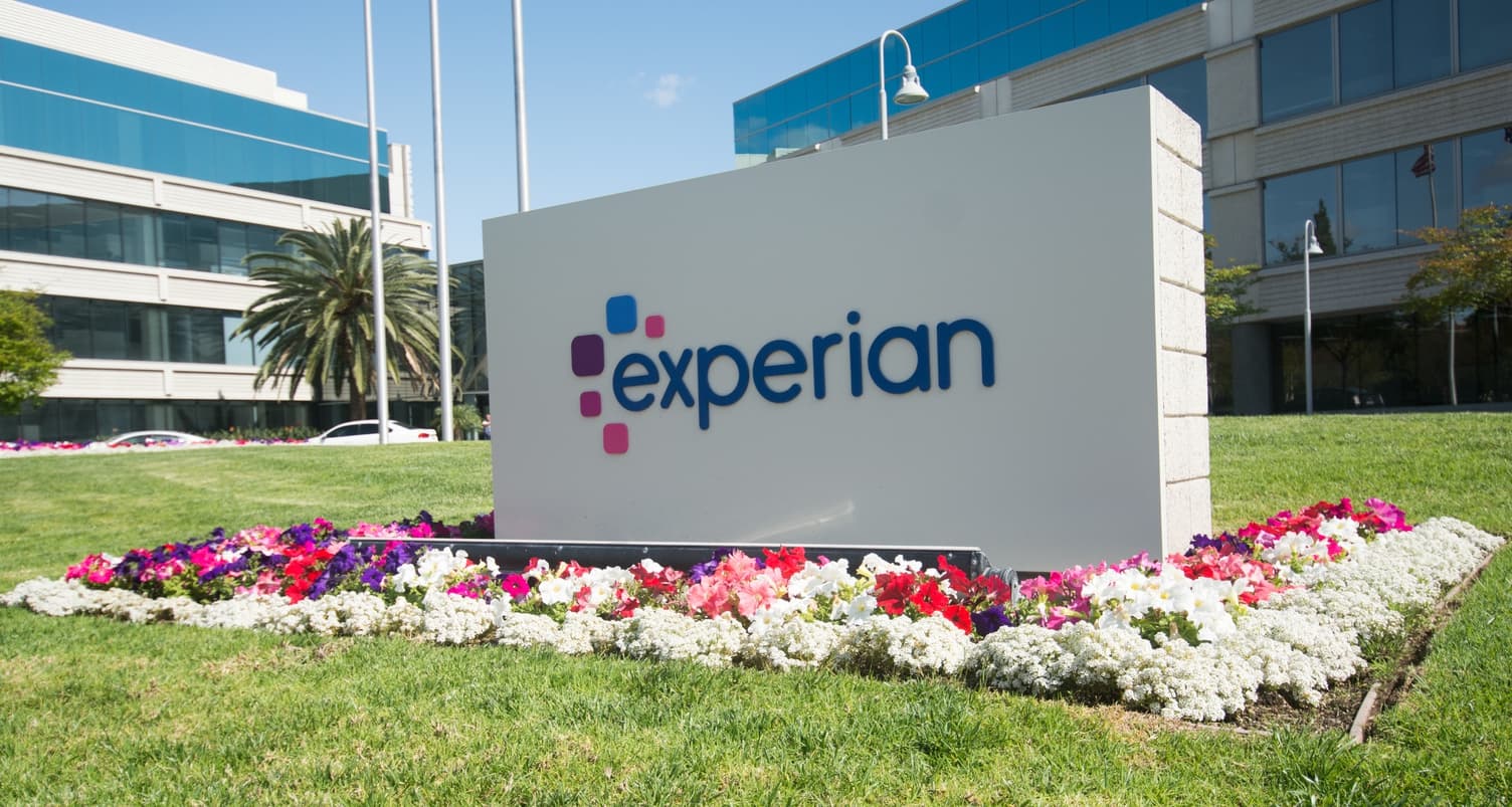 Experian compra AtData e amplia base de identidade digital