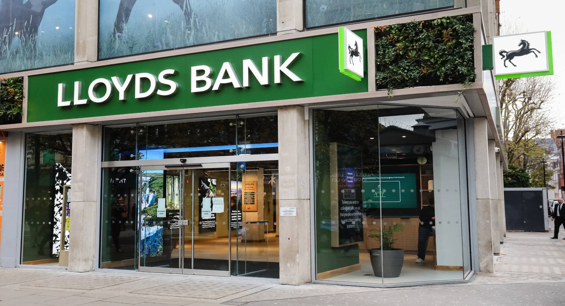 Falha expõe dados de clientes do Lloyds Bank