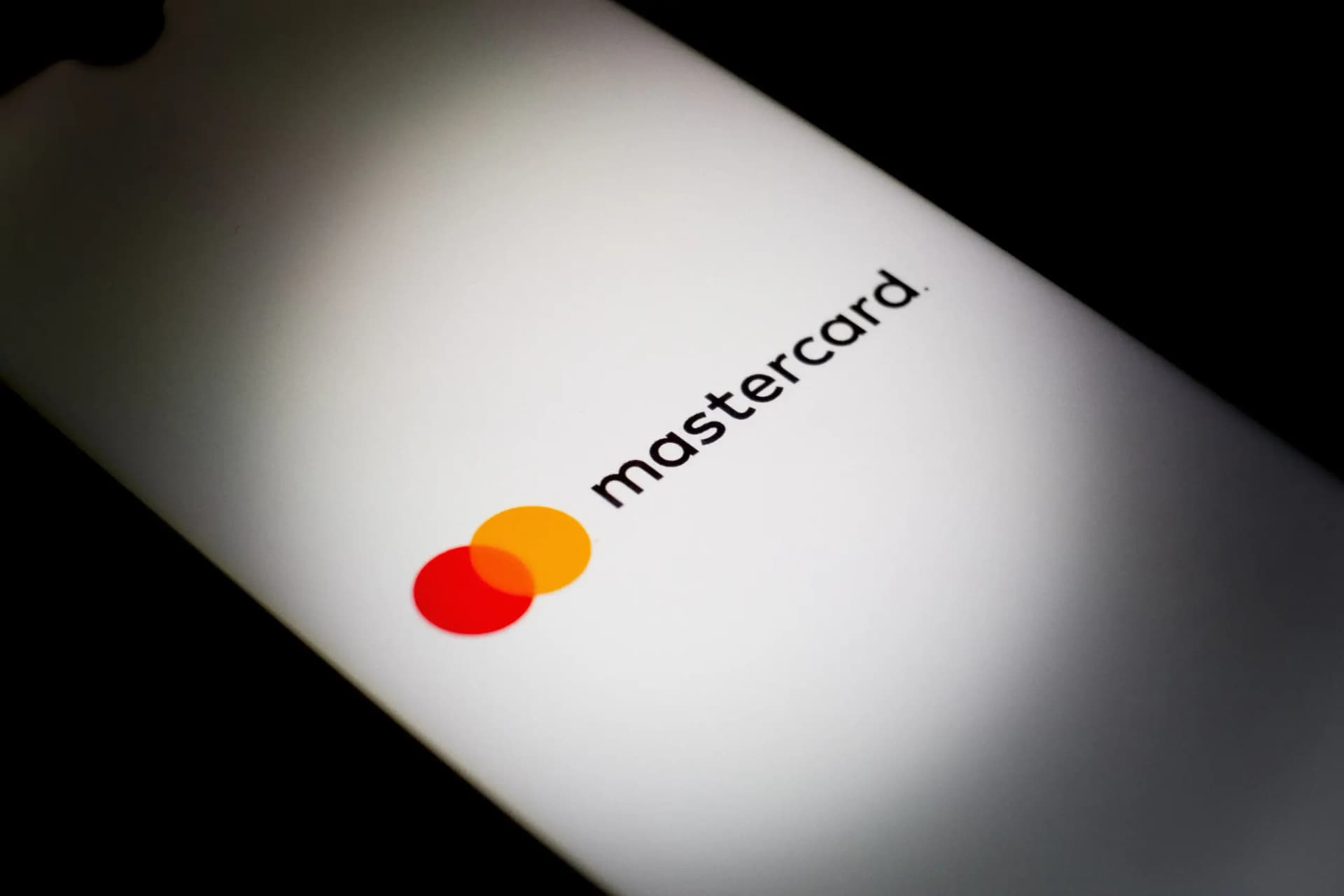 Mastercard revela que 78% das empresas se sentem expostas a ataques digitais