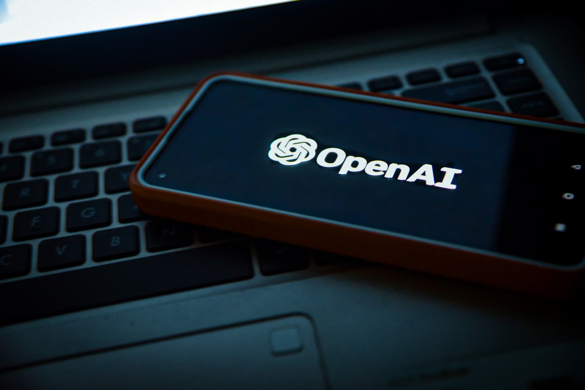 OpenAI fatura US$ 5,7 bi no 1º tri e mira IPO em setembro