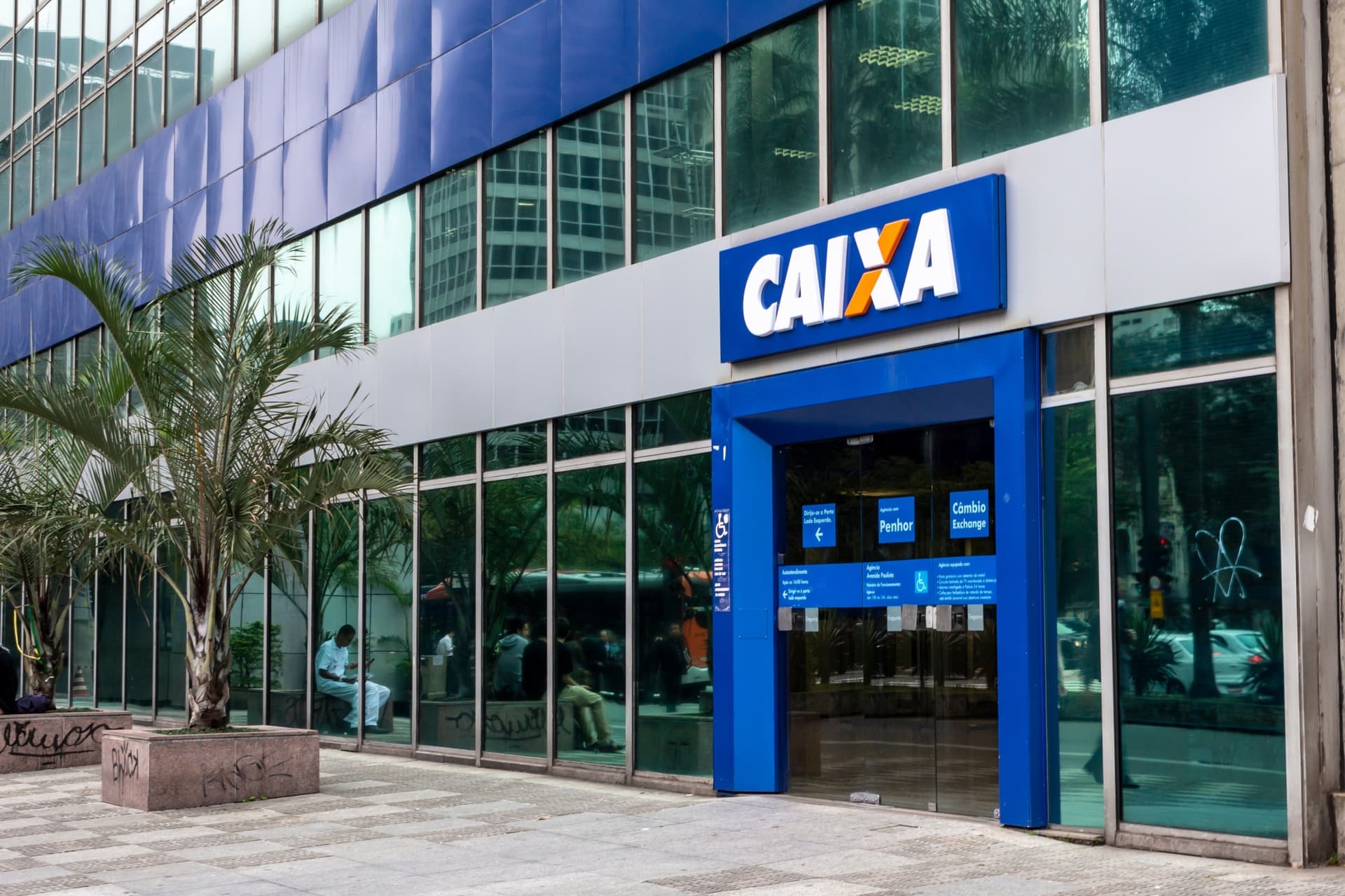 Caixa lucra R$ 3,9 bi e quase dobra provisão no 2º tri