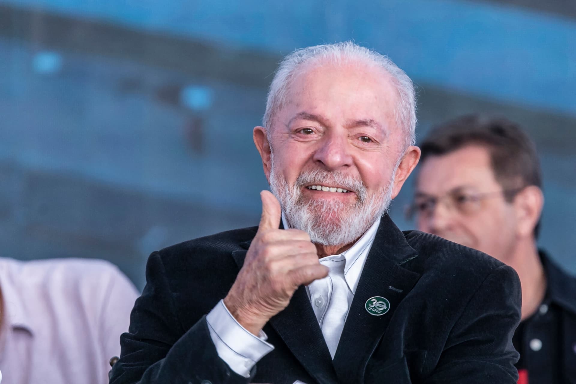 Lula alerta para juros de 435% no rotativo e cobra medidas do BC