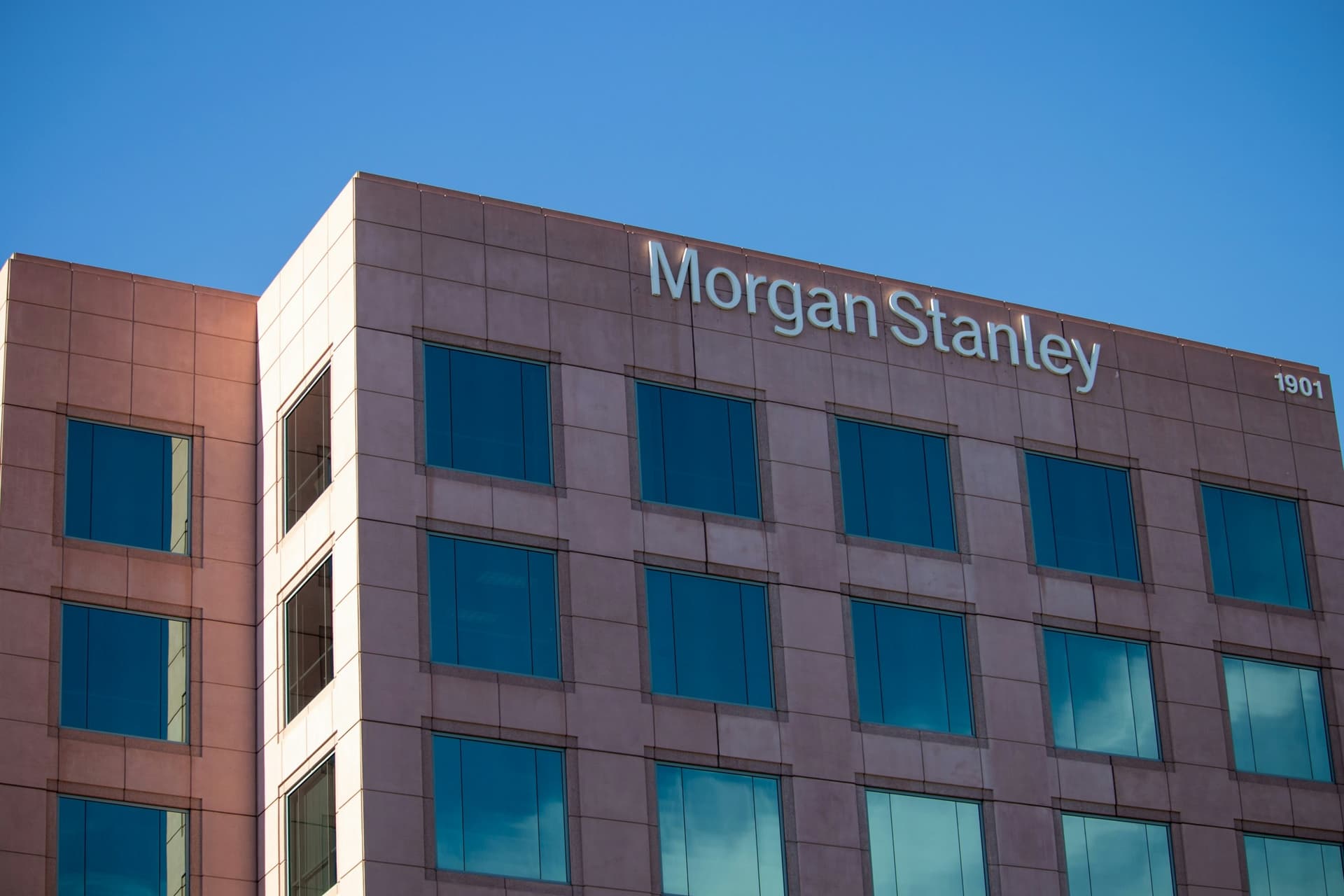 Morgan Stanley corta 2.500 vagas em reestruturação global