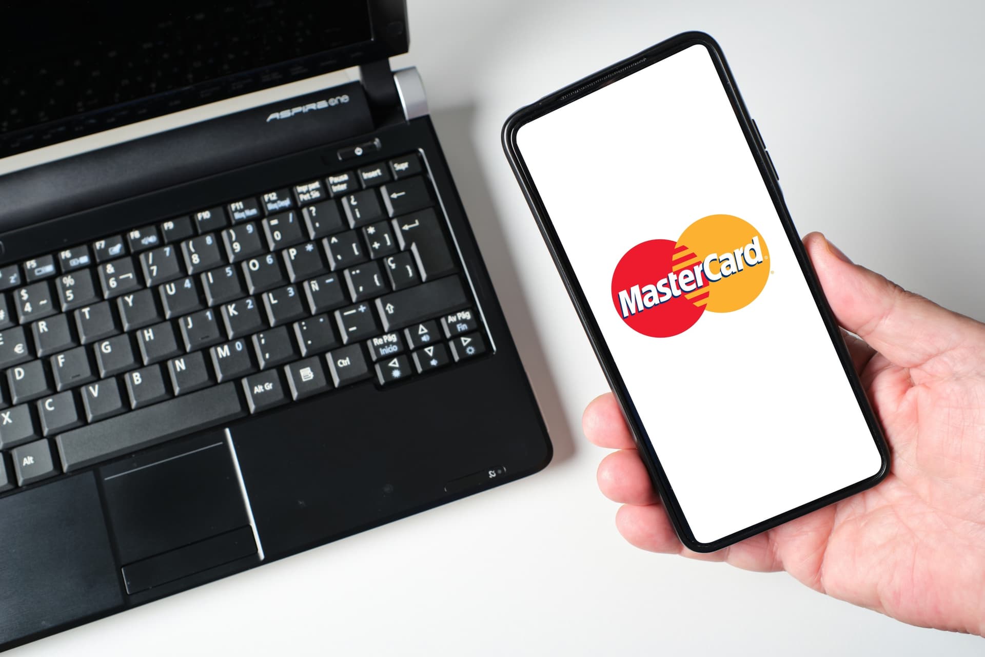 Mastercard lança operação de Open Finance no Brasil com Lina Open X