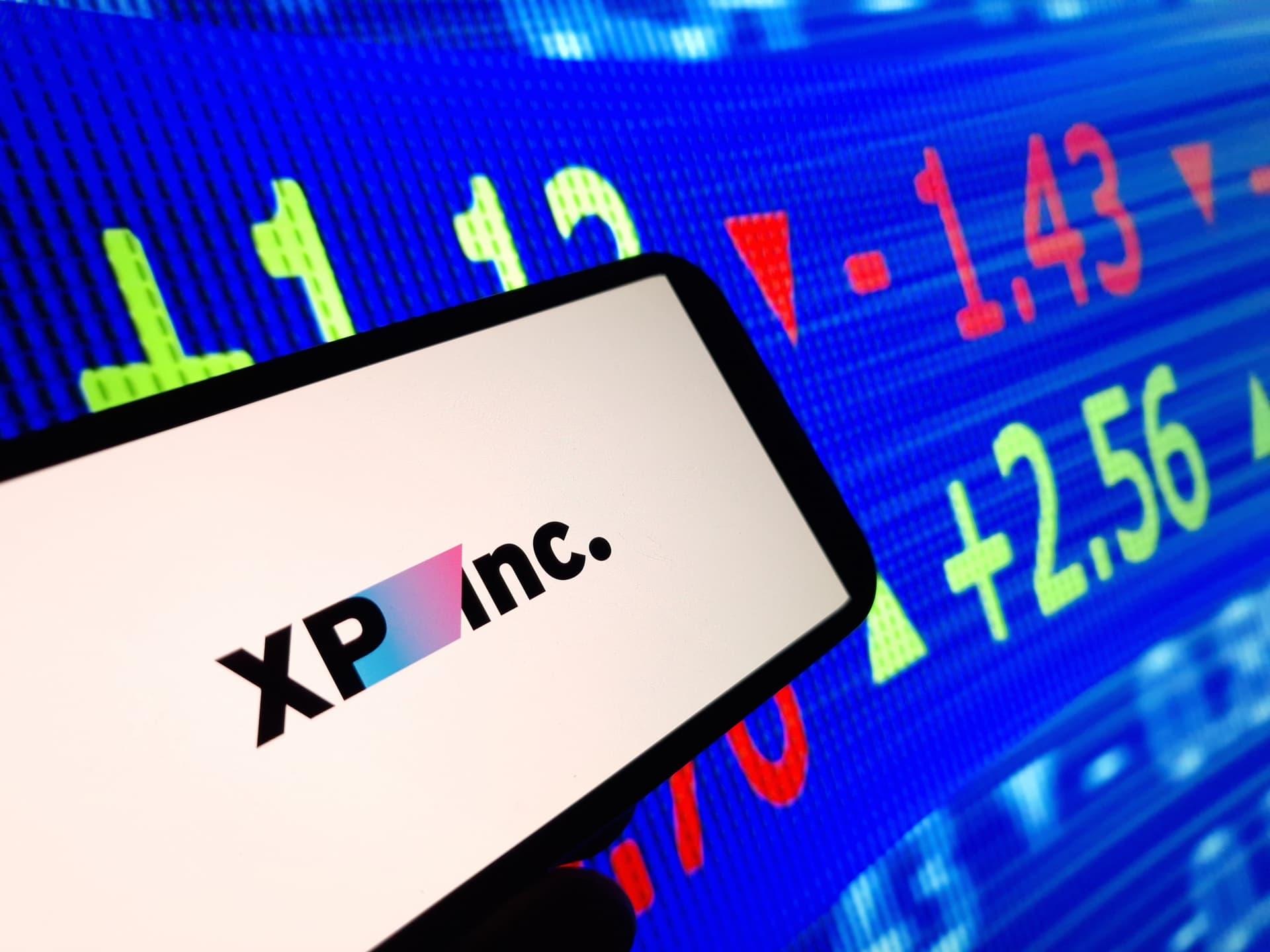 XP cria IA para transformar assessor em CFO do cliente