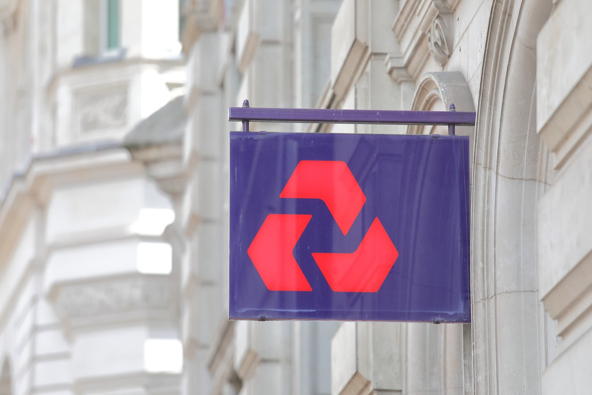 NatWest admite que IA vai assumir vagas no banco