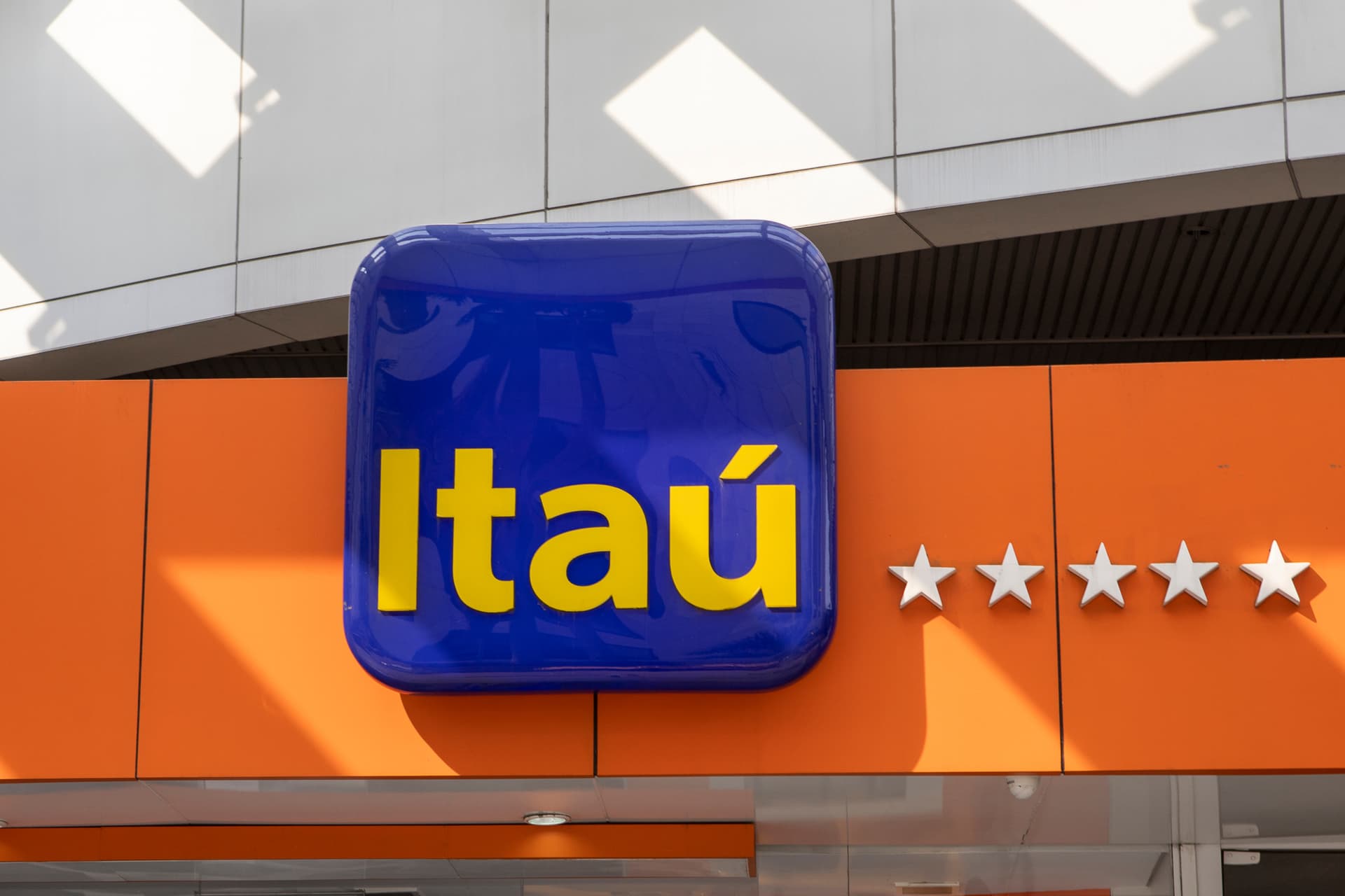 Itaú reforça presencial após quase 8 anos flexível