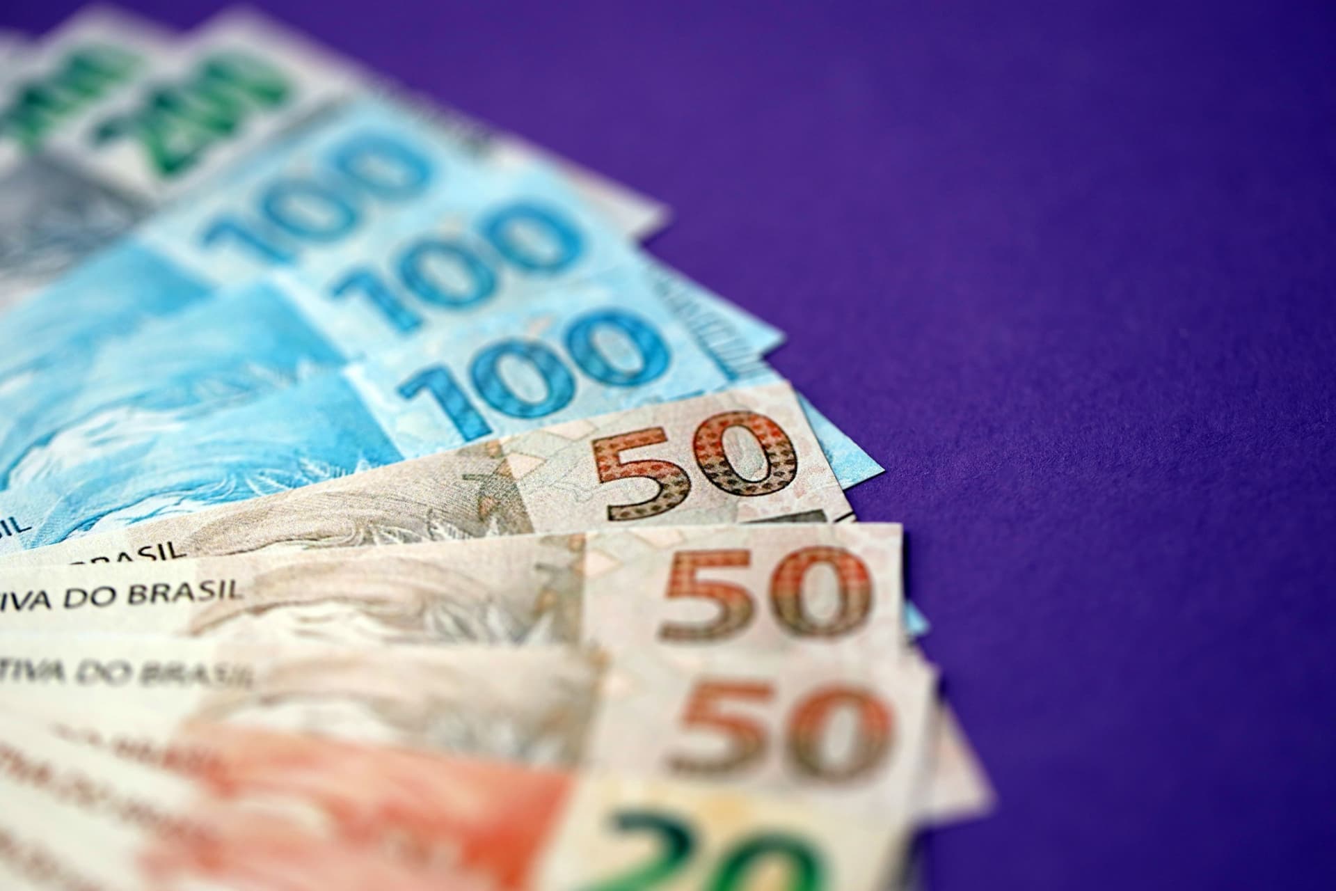 FIDC chega a R$ 754 bi enquanto debêntures recuam