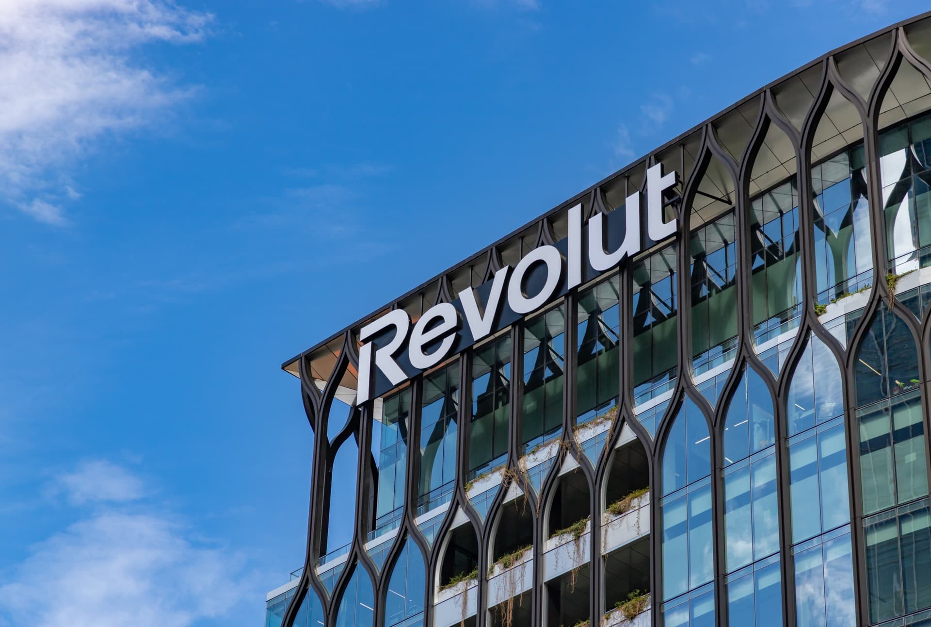 Revolut exige 3 dias no escritório para novos trainees
