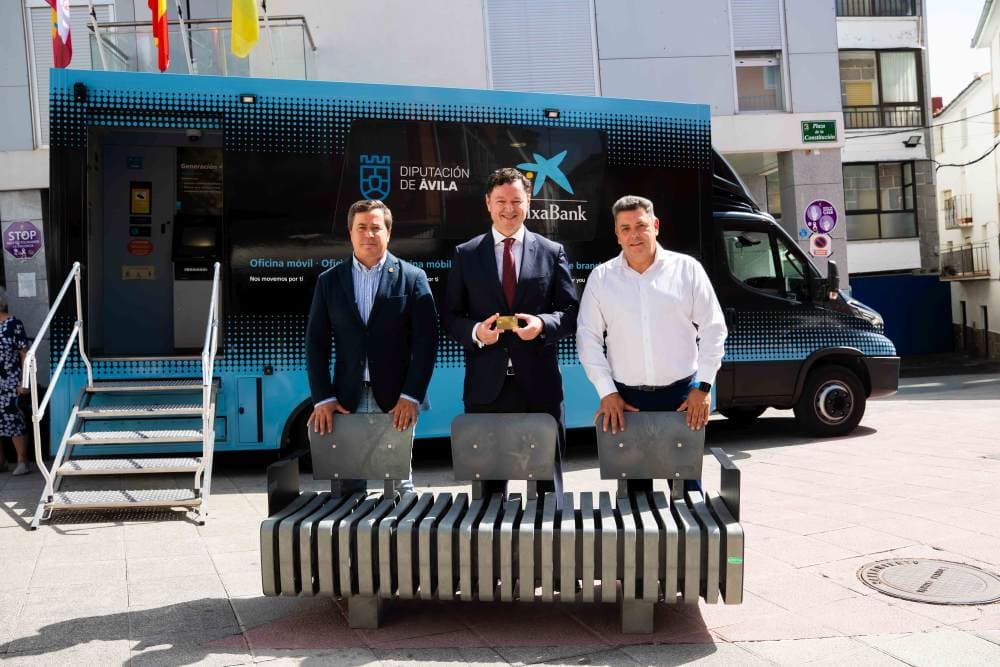 CaixaBank transforma 4,6 mi de cartões em bancos de praça