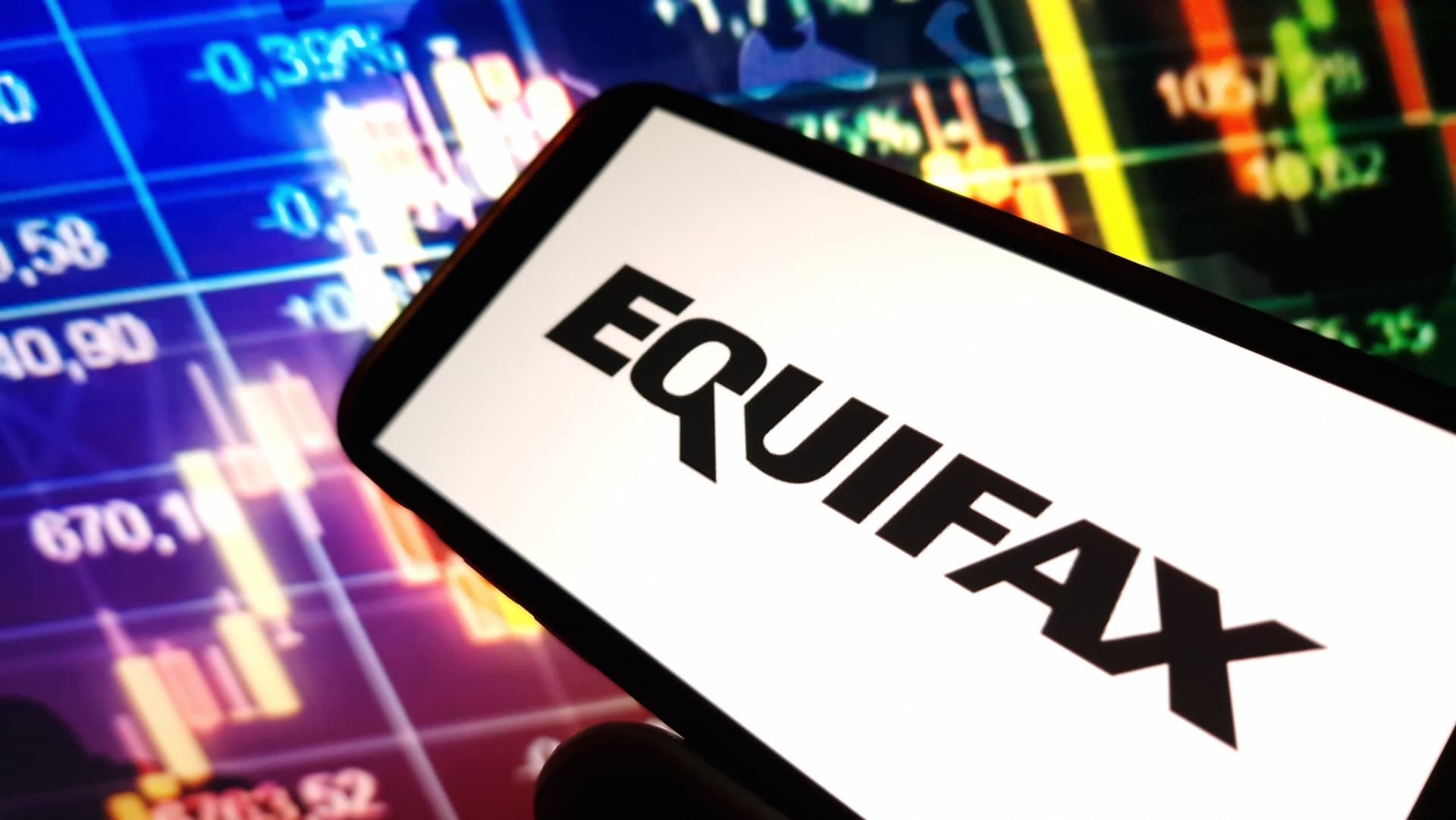 Equifax, dona da Boa Vista, compra bureau no México